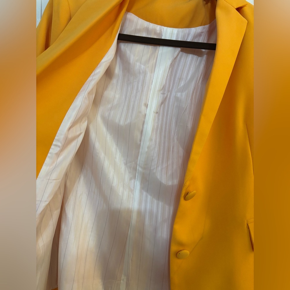 Blazer Vibrant Golden Mustard Yellow Pre Loved - image 4
